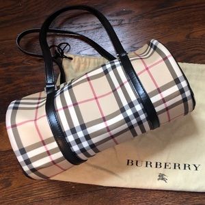 Classic Burberry Nova Check Barrel Bag